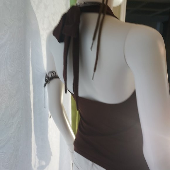 Beautiful Chestnut Brown Halter Top with Medallion: Rayon: Size M - Picture 9 of 10